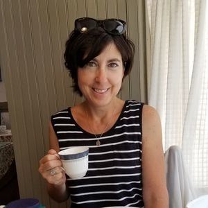 Meet your Posher, Lauri